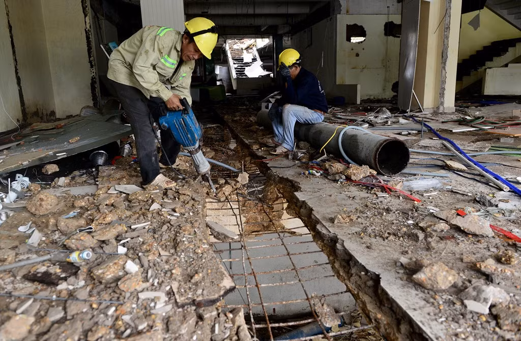 Nhóm khác khoan nền các tầng, kết cấu tòa nhà.