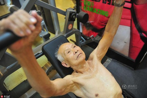 Ông cho biết: “Khi tôi bắt đầu tập, nhiều người nghĩ rằng tôi sẽ bỏ cuộc sớm. Nhưng bạn thấy đấy, đã 20 năm rồi mà tôi vẫn chưa bỏ buổi tập nào.”