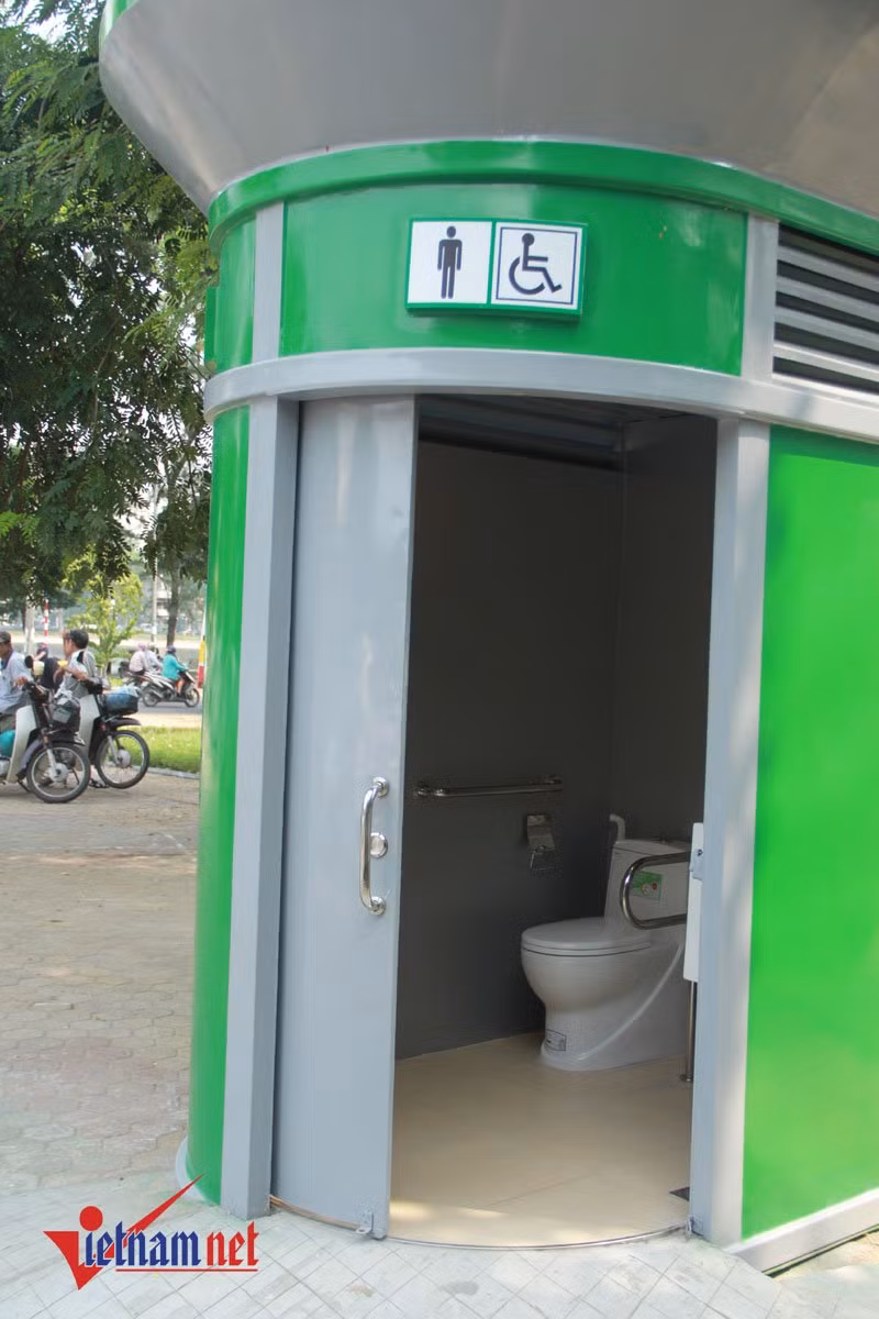 1 chiếc mẫu đã được xây dựng và lắp đặt hoàn chỉnh trên đường Trần Nhân Tông, Hà Nội.