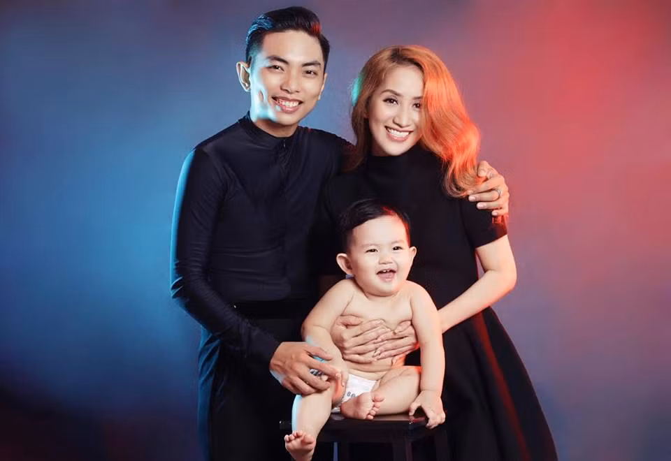 Hiện tại cặp đôi đang có cuộc sống gia đình vô cùng hạnh phúc và viên mãn. Cả hai vẫn tập trung cho công việc tuy nhiên họ vẫn dành nhiều thời gian để cùng chăm sóc con cái.