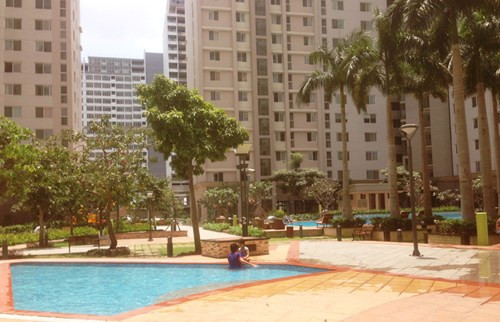 và hồ bơi dành cho trẻ em luôn có nhân viên túc trực để cứu hộ, dạy bơi cho các em nhỏ.