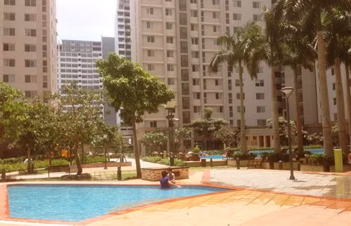 và hồ bơi dành cho trẻ em luôn có nhân viên túc trực để cứu hộ, dạy bơi cho các em nhỏ.