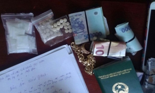 Tang vật thu giữ tại hiện trường. (Ảnh: Công an dân nhân)