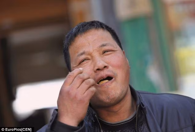 Các đầu bếp tại thị xã Đông Dương, Chiết Giang đang cố gắng thuyết phục phần còn lại của thế giới nếm thử món ăn này.