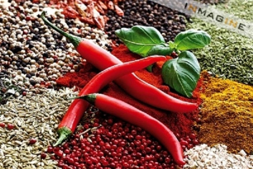 Khi bị bệnh lậu bạn nên tránh ăn đồ cay nóng. Ảnh minh họa.