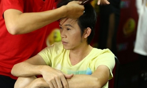 Gương mặt của danh hài Hoài Linh thể hiện rõ sự mệt mỏi.