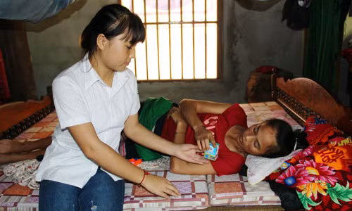 Hang chuc nguoi thuong vong vi lu ong Mang rung doi mang