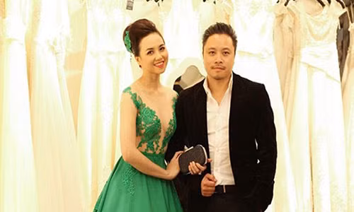 Victor Vũ đưa Đinh Ngọc Diệp đi chọn trang phục cho Liên hoan phim quốc tế tại Hà Nội hồi tháng 11/2015