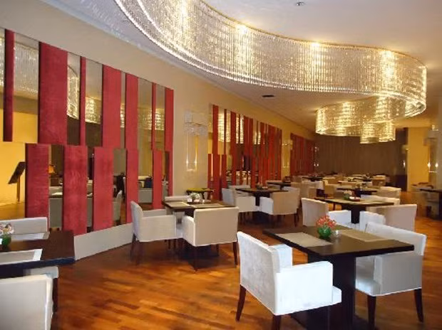 Nhà ăn của khách sạn Parsian. Ảnh: Internet.