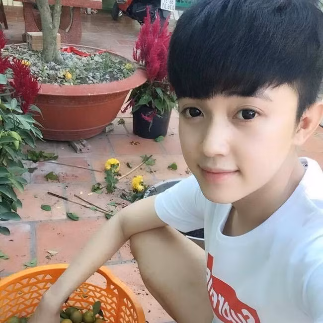 Vẻ đẹp của Su Pin được mọi người đánh giá rất cao. Đa phần đều cảm thấy mừng cho cô gái trẻ này khi đã dám đấu tranh để tìm lại giới tính thật của mình, thêm nữa, cô lại còn sở hữu một nhan sắc đáng để mọi người ngưỡng mộ.