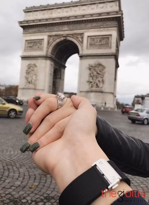 Chiếc nhẫn kim cương nặng 4 carat có giá khoảng 4 tỷ đồng.