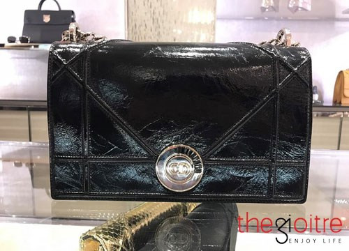 Những chiếc túi có giá từ 15.000- 50.000 USD được Nhung Hít mua thả ga trong chuyến du lịch.