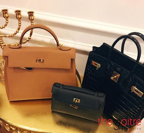 Chiếc túi Hermes Matte Crocodile Birkin (bên phải) được làm từ da cá sấu đen mờ và nạm kim cương 10 carat ở móc khóa được định giá 120.000 USD (hơn 2,6 tỷ đồng). Những chiếc túi trên phải khách hàng VIP của thương hiệu Hermes mới có thể mua được.