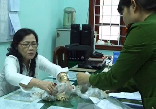 Hanh trinh lan theo dau vet ke chu muu bang trom tiem vang-Hinh-3