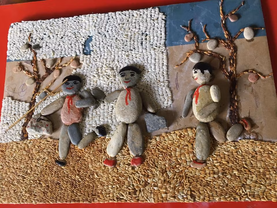 Bên cạnh luyện kỹ năng vẽ, trang trí, hoạt động này còn giúp học sinh rèn tính cẩn thận, tỉ mỉ, trau chuốt trong từng sản phẩm.