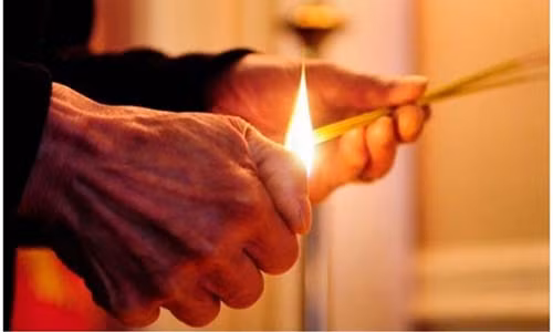 Thap huong lien tuc trong 3 ngay Tet co sai lam?