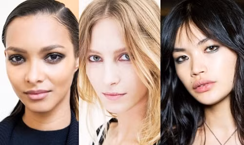 1. Mắt khói Những đôi mắt khói mơ màng và ấn tượng chính là một trong những đặc trưng của xu hướng làm đẹp xuân hè 2017. Bất kể bạn thích tông trang điểm mắt màu đen, xám hay nâu chocolate, hãy dùng nó cho cả mí mắt trên và dưới, sau đó dùng một chiếc cọ mắt chuyên dụng hoặc chính ngón tay để tán màu mắt lan đều ra vùng xung quanh, bạn sẽ có được gương mặt hợp thời nhất mà không mất đến cả tiếng đồng hồ loay hoay. Với cách make up này, nhớ chọn son màu thật nhẹ nhàng thôi! Phù hợp nhất là son màu nude.