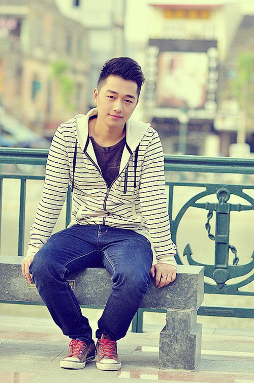 Từ nhỏ, Quang đã thích được làm cảnh sát và mơ ước sau này khoác trên mình bộ cảnh phục nên đã chọn và thi vào trường Trung cấp Cảnh sát nhân dân I. Cậu cũng từng mơ ước trở thành một kiến trúc sư giỏi nhưng vì không đủ tự tin nên đã từ bỏ.Quang Uno có sở trường là vẽ và thiết kế. Cậu cũng từng giành nhiều giải thưởng về mỹ thuật. Chàng trai này dự định sẽ tự thiết kế kiến trúc cho ngôi nhà tương lai của mình. Hiện tại, Quang đang là chủ một cửa hàng kinh doanh quần áo nam. Quang Uno còn được biết đến với vai trò là một người mẫu ảnh nổi tiếng của đất Cảng nhờ sở hữu vẻ ngoài điển trai như ngôi sao điện ảnh.