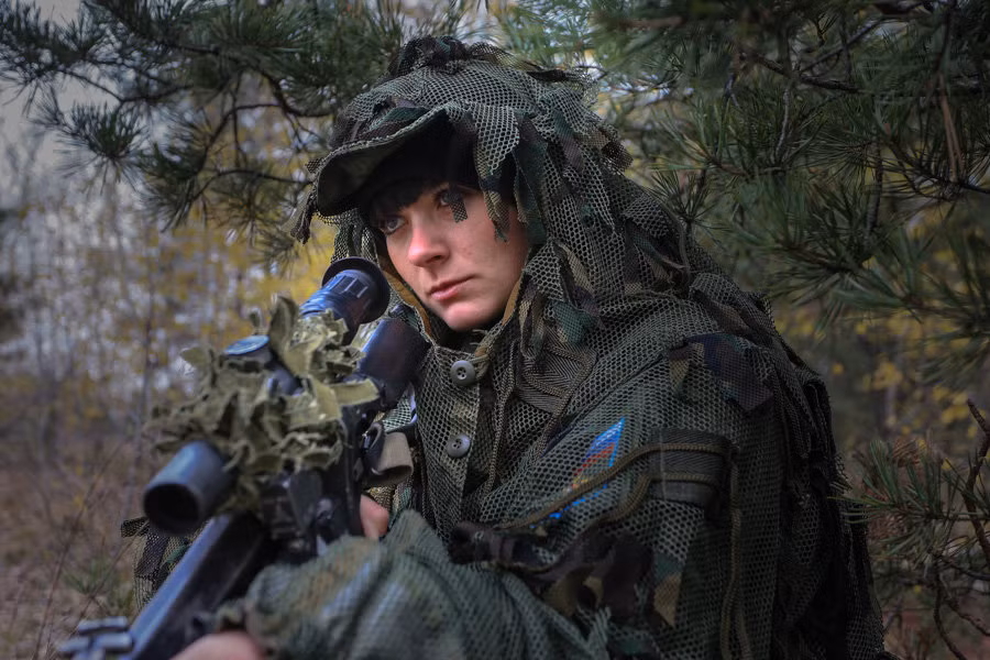 Chiến đấu tầm gần là một phần không thể thiếu của bất kỳ bài huấn luyện nào của lính dù.