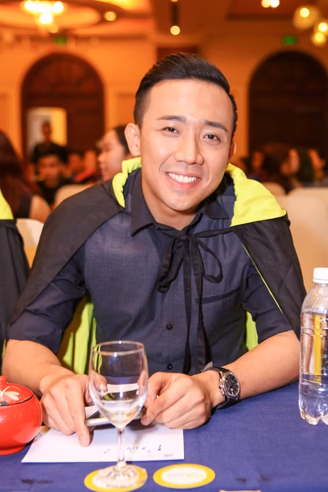 Phong cách trình diễn của hai cây hài cũng được đem ra mổ xẻ. Nói về điều này, MC Trấn Thành khẳng định dù anh và Trường Giang xuất phát gần nhau nhưng màu sắc hoàn toàn không liên quan.