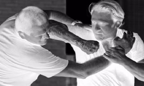 An tinh ke cuong ghen ruot duoi hai tinh tre cua vo cu