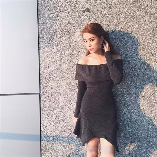 Một Hoàng Thuỳ Linh nhẹ nhàng và mong manh.