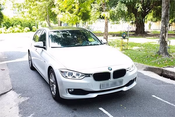 Chiếc xe 2 tỉ của Chi Pu.