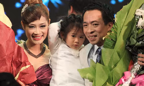 Chuyen chua ke ve cuoc tinh Viet Hoan va co vo kem 18 tuoi