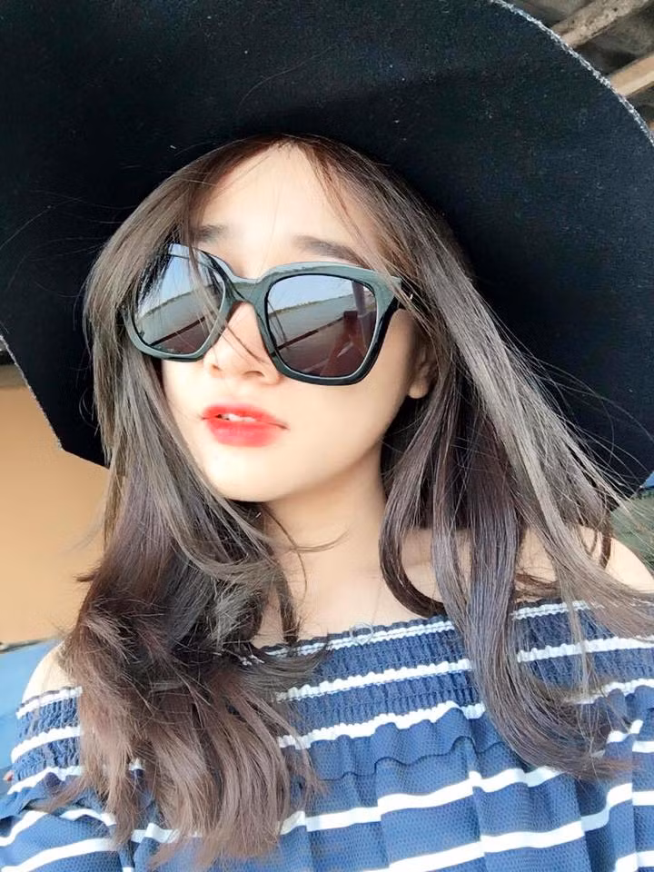 Nhã Phương sành điệu selfile "Chuẩn bị cho những chuyến hành trình xa".