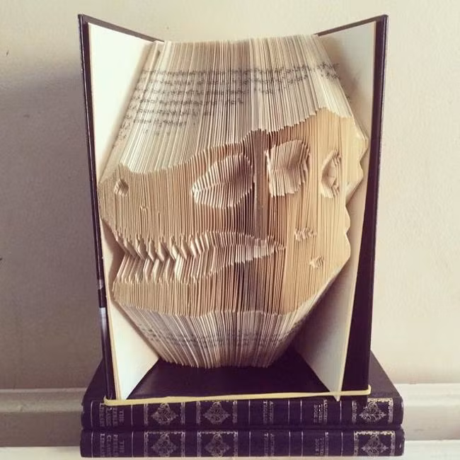 Nobo tạo nên đầu một con cá sấu sinh động, trông giống như thật.