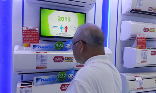 Dieu hoa Trung Quoc mang vo Thai - Nhat lua nguoi mua