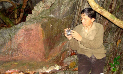 Di tim bo xuong bi an 200 trieu nam o rung Cuc Phuong