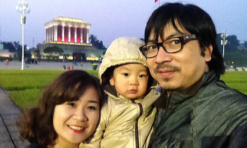 Bat ngo voi cuoc hon nhan cua giao su Cu Trong Xoay