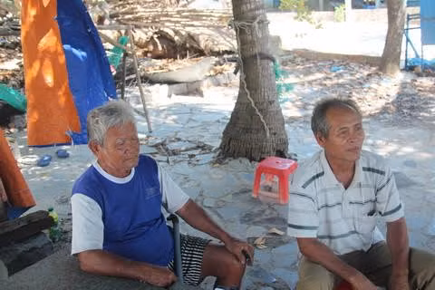 Tham noi hai vo chong chi co mot cai quan o Viet Nam