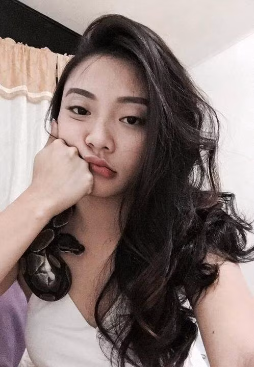 Nhờ nhan sắc và sở thích khác người của mình, cô Berco hiện có 157.730 người theo dõi trên Facebook và 25,5 nghìn người theo dõi trên Instagram.