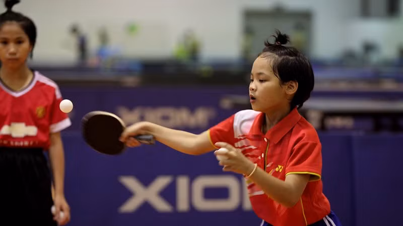 Với tuyển thủ bóng bàn nhí Phùng Phương Linh. cô bé đến từ huyện Phú Xuyên, Hà Nội đã đoạt nhiều giải thưởng đến độ bản thân em không nhớ chính xác số lượng huy chương. Chăm chỉ, nghị lực, ý chí cùng tài năng đã đem đến cho cô bé mới 9 tuổi này 1 HCĐ cá nhân, 1 HCV đồng đội giải Cúp truyền hình Hải Dương, 1 HCĐ giải trẻ toàn quốc và nhiều giải thưởng khác.