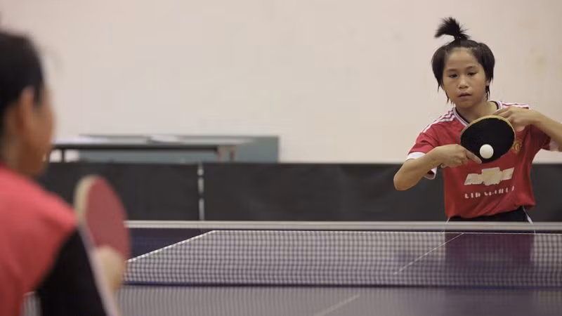 Những trò nhỏ tập trung cao độ trong các bài tập mệt nhọc.