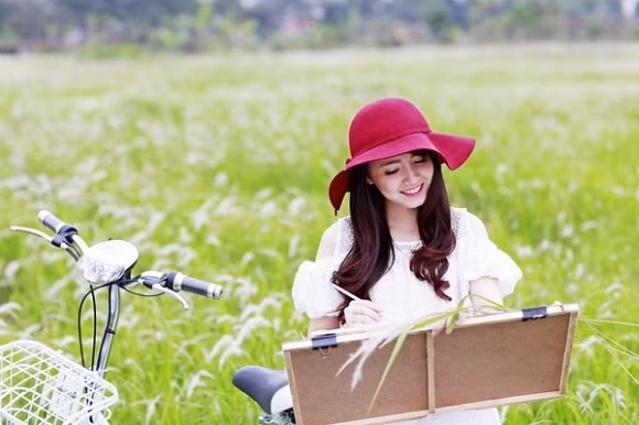 Những ngày mùa đông vừa qua, hoa cỏ lau nở rộ khiến cho không gian ở khu đất này thơ mộng và đẹp hơn.