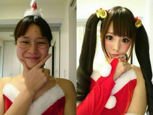 Có thể thấy khuôn mặt của mỹ nhân cosplay thực sự thay đổi hoàn toàn, như hai người hoàn toàn khác biệt, không có chút gì liên quan đến nhau.