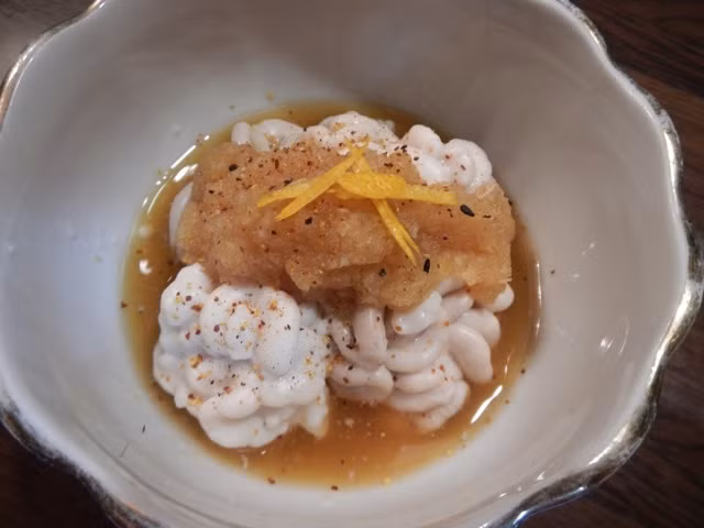 Dac san chau A ma nguoi Phuong Tay cho tien cung cha dam an