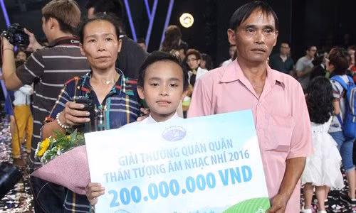 Duoc Phi Nhung giup do Ho Van Cuong chuyen len Sai Gon