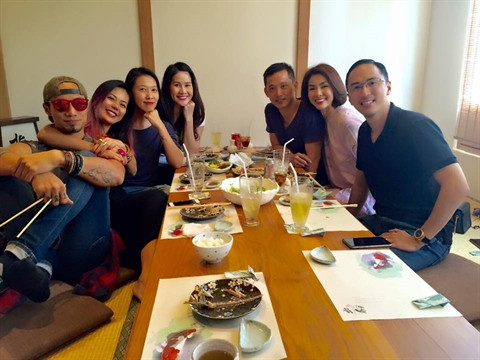 Mới đây, những hình ảnh hạnh phúc của Tăng Thanh Hà bên chồng và bạn bè khiến nhiều người phải ngưỡng mộ.