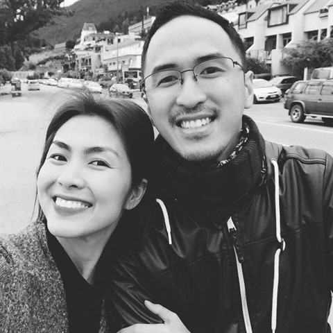 Sau khi sinh con cô và chồng cũng thường xuyên đi du lịch nghỉ dưỡng. Dù bận rộn với công việc và con nhỏ nhưng cặp đôi vẫn có những khoảng thời gian hạnh phúc riêng chỉ có 2 người.