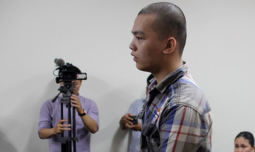 Nguyễn Hoàng Tuấn tiếp tục hầu tòa vì tội Trộm cắp tài sản. Ảnh: Thăng Long.