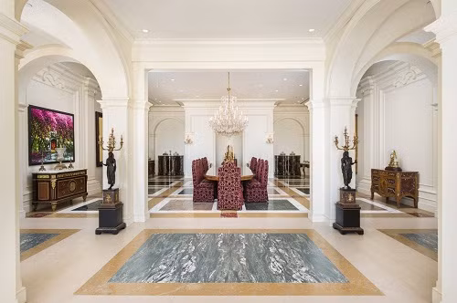 Palazzo di Amore không phải là một dinh thự "bình thường", nó rộng đến gần 5.000 m2 với sức chứa hơn 1.000 khách mời.