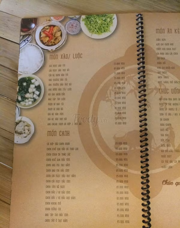 Điểm chung của những món này là đều trên 50.000 đồng, món thấp nhất có giá 55.000, món canh mồng tơi có giá 85.000, gà quê hơn 600.000..