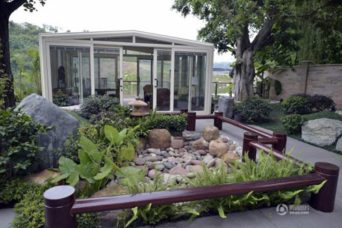 Một nơi nghỉ ngơi khác trong vườn.