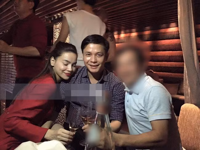 Ho Ngoc Ha than mat ben dai gia Chu Dang Khoa dip Giang sinh