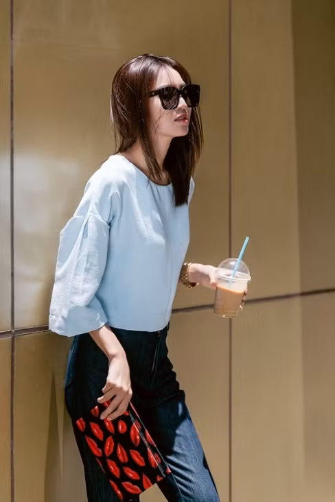 Mỹ nhân 9x ưa chuộng những bộ cánh thanh lịch, gợi cảm nhưng vẫn cá tính. Ảnh: Chanh Nguyễn