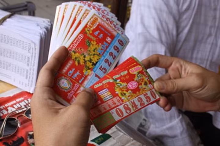 Người dân khu chợ Nhựt Tảo ở Long An sống trong lo sợ sau khi trúng số.